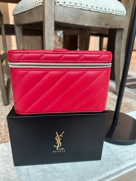 Yves Saint Laurent Pink-Red Quilted Cosmetic Case with Gold Hardware - Picture 2 of 4